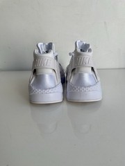 Nike Air Huarache Run ‘GS’ (White/ Pure Platinum) US 6.5Y/ 8W 654275-110
