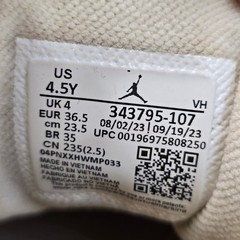 Jordan True Flight GS White Black Yellow Kids Basketball Shoes 343795-107 4.5Y