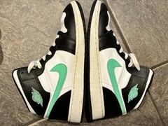 Air Jordan 1 Mid-White/Green Glow-Black DQ8423-103-SIZE 6.5 Youth