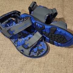 Eddie Bauer Gray/Blue/Black Camo Hook & Loop Strappy Sandals 13 / EU 31