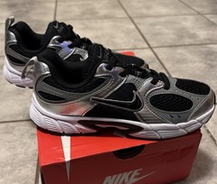 Nike V5 RNR (PS) Size 2Y Black Silver White Sneakers Kids Athletic