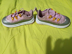 Nike Air Max Axis Unisex Kids Low Top Sneakers Pink/Gray Mesh Lace Up US 7