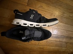 On Cloud Sky For Youth Black Eclipse Running Shoe Youth 6 Unisex with Cloudtec