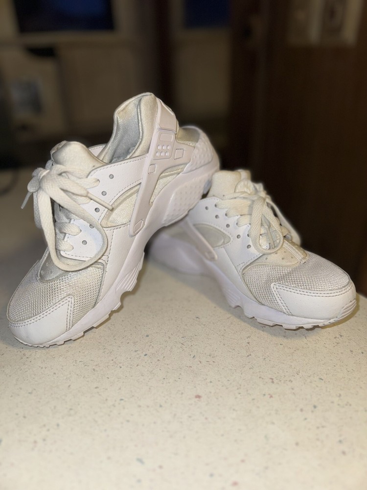 Size 4 (GS) – Nike Huarache Run Low White Pure Platinum