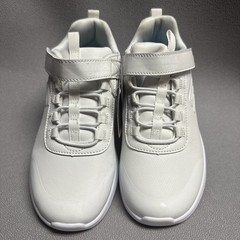 Sketchers Elastika Size 2.5 White School Shoes No Tie Non Marking Soles Sneakers