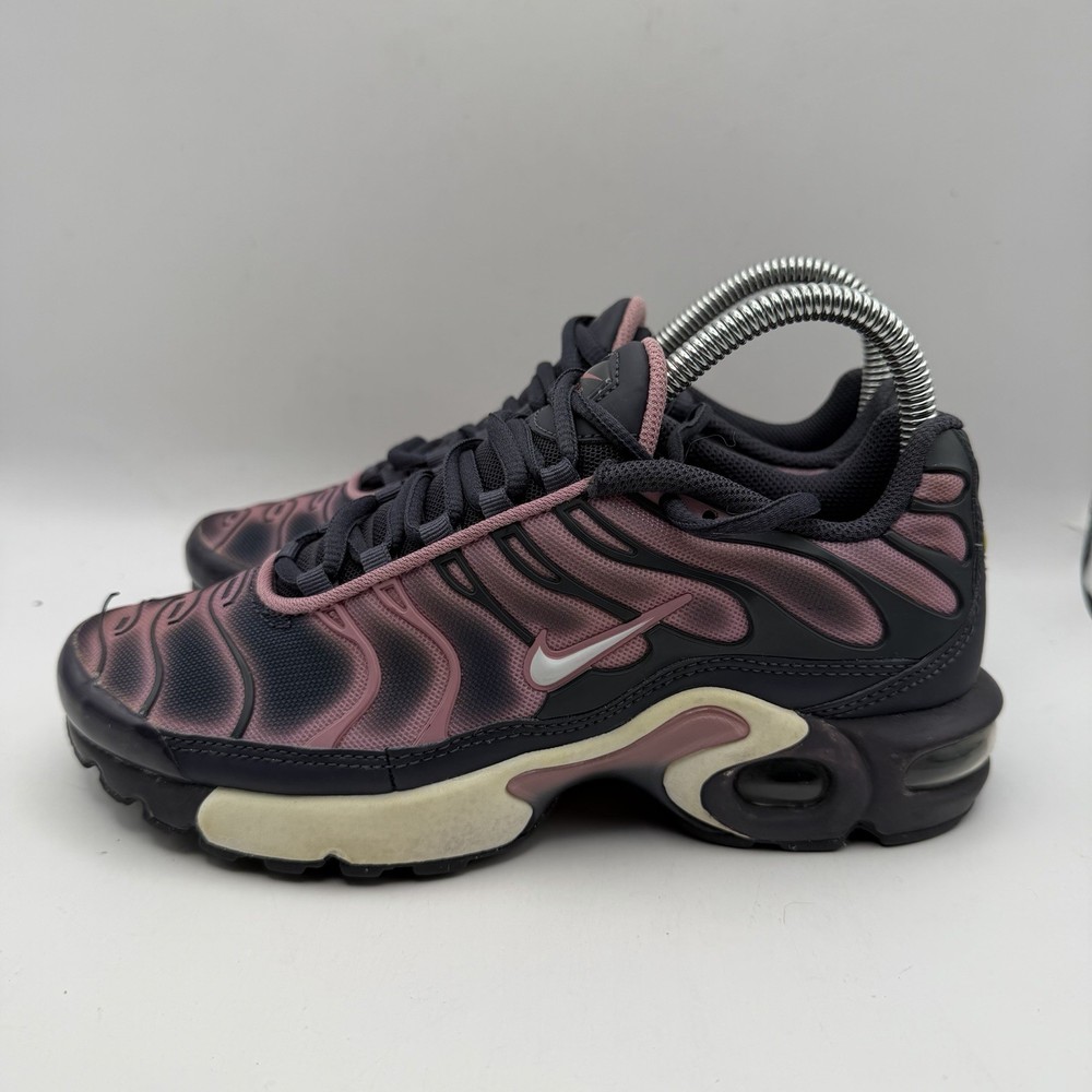 Nike Air Max Plus TN GS Running Shoes Gridiron Grey 718071 006 Sz 5Y