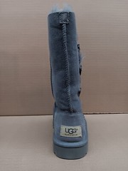 Ugg K Bailey Button Triplet, Grey, Sz 4