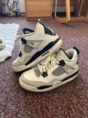 Air Jordan 4 Military Black Size 6Y