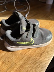 Nike Star Runner Kids‘ Athletic Sneakers Navy / Yellow Size 10C