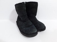 UGGS AUSTRALIA Children’s Classic Short Black Boots Sz 3
