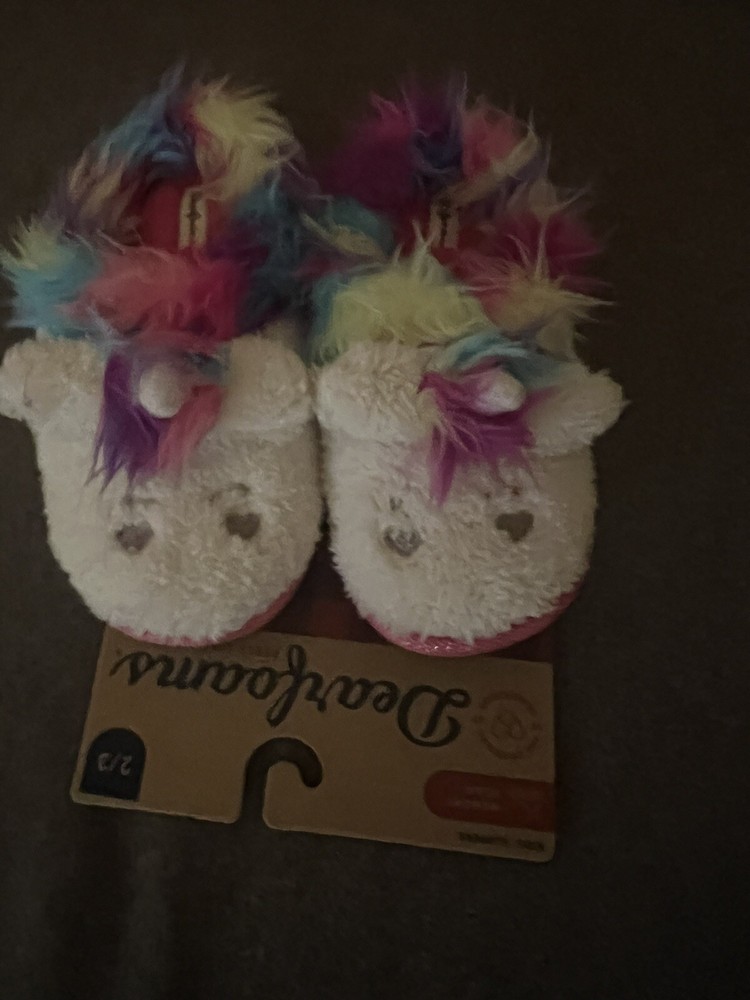 Dearfoams Kid’s Girls Peyton Novelty Unicorn Fuzzy Slipper Ships Free Size 4-5
