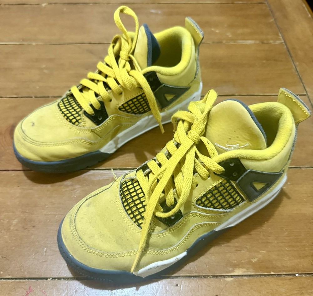Size 2 (PS) – Jordan 4 Retro 2021 Mid Lightning