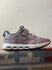 On Cloud Play ‘Zephyr Pink White’ Unisex Kids Size 13 3KD11431210