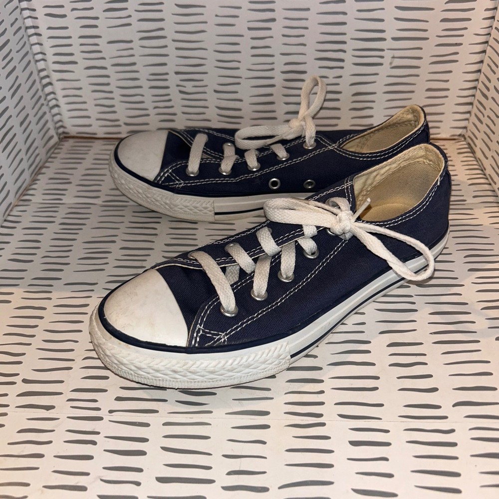 Converse All Star Chuck Taylor Low Top Navy Canvas Youth Shoes Size 3 3J237