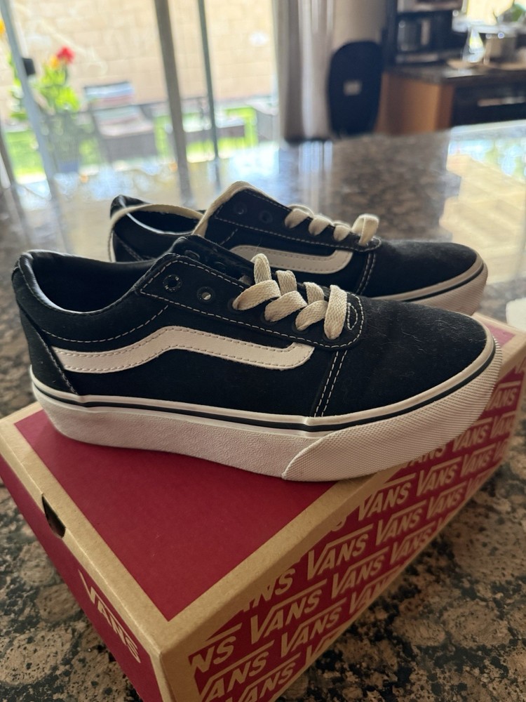 Vans Youth Old Skool Low Top Black & White Sk8 Shoes – Size Y2