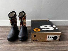BOGS Kids Neo-Classic Waterproof Insulated Boots – Black Multi – Size 6 (Youth)