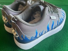 Heelys Pro 20 Prints Original Wheeled Shoe, Youth Size 2, Gray w/ Blue Flames