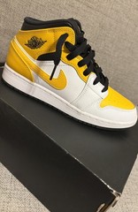 Jordan 1 Mid Size 4Y