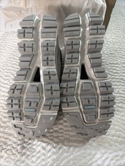 On Cloud Cloudhero Mid Waterproof Shoes Size 3.5 Youth