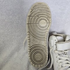 Size 5Y – Nike CD7782-100 Court Borough 2 Mid Triple White