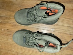 TIMBERLAND PREMIUM 6″ PREMIUM WATERPROOF BOOT DARK GREEN NUBUCK YOUTH 13.5