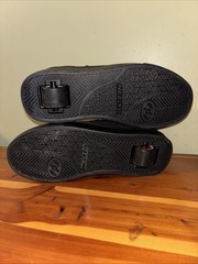 Heelys USA YTH 6 Black Pro 20 Canvas Low Profile Wheeled Sneakers