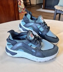 Ecko Unltd. Kids Size 12 Ultralight Mesh Sneaker Blue And Black Mesh Low Top
