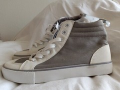 Old Navy Size 2 High Top Shoes Gray/White For Kids