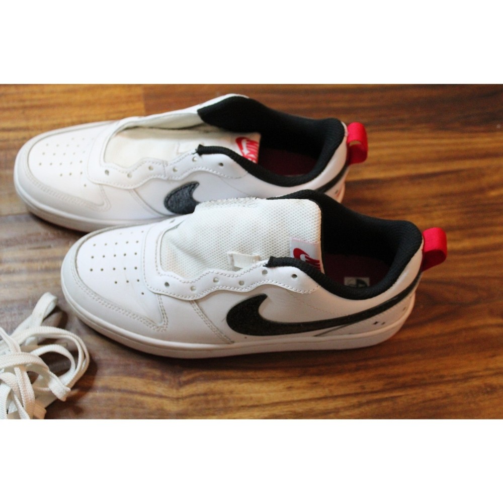 NIKE COURT BOROUGH LOW 2 SE WHITE/BLACK-VERY BERRY DM0110 100 US SZ 4.5Y