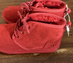 UGG KIDS NEUMEL II BOOT 1017320K SAMBA RED SIZE 6 (100% AUTHENTIC) BRAND NÉW