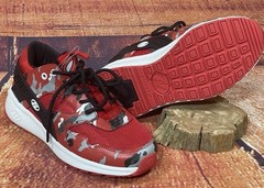 Heelys Youth Size 4 Red Camo Roller Skate Shoes