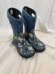 Bogs Youth 5 Waterproof Winter Rain Boots Classic High Insulated Moon Design