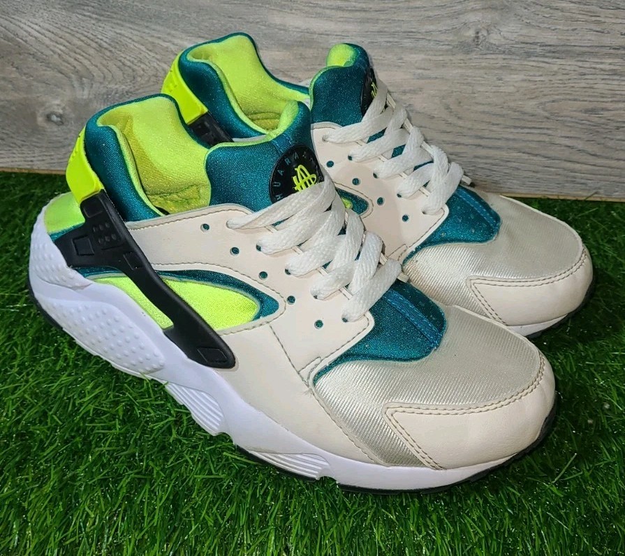 Nike Air Huarache Run GS White Volt Spruce Size 5.5 Youth Unisex
