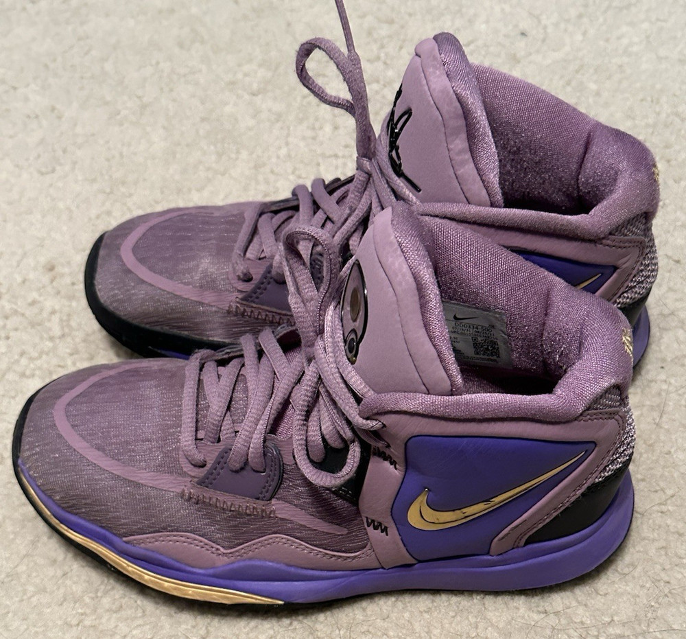 Size 4Y – Nike Kyrie 8 Infinity Mid Amethyst Wave EUC