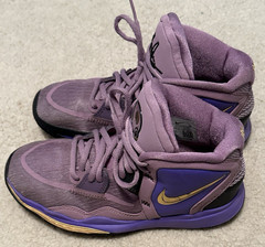 Size 4Y – Nike Kyrie 8 Infinity Mid Amethyst Wave EUC
