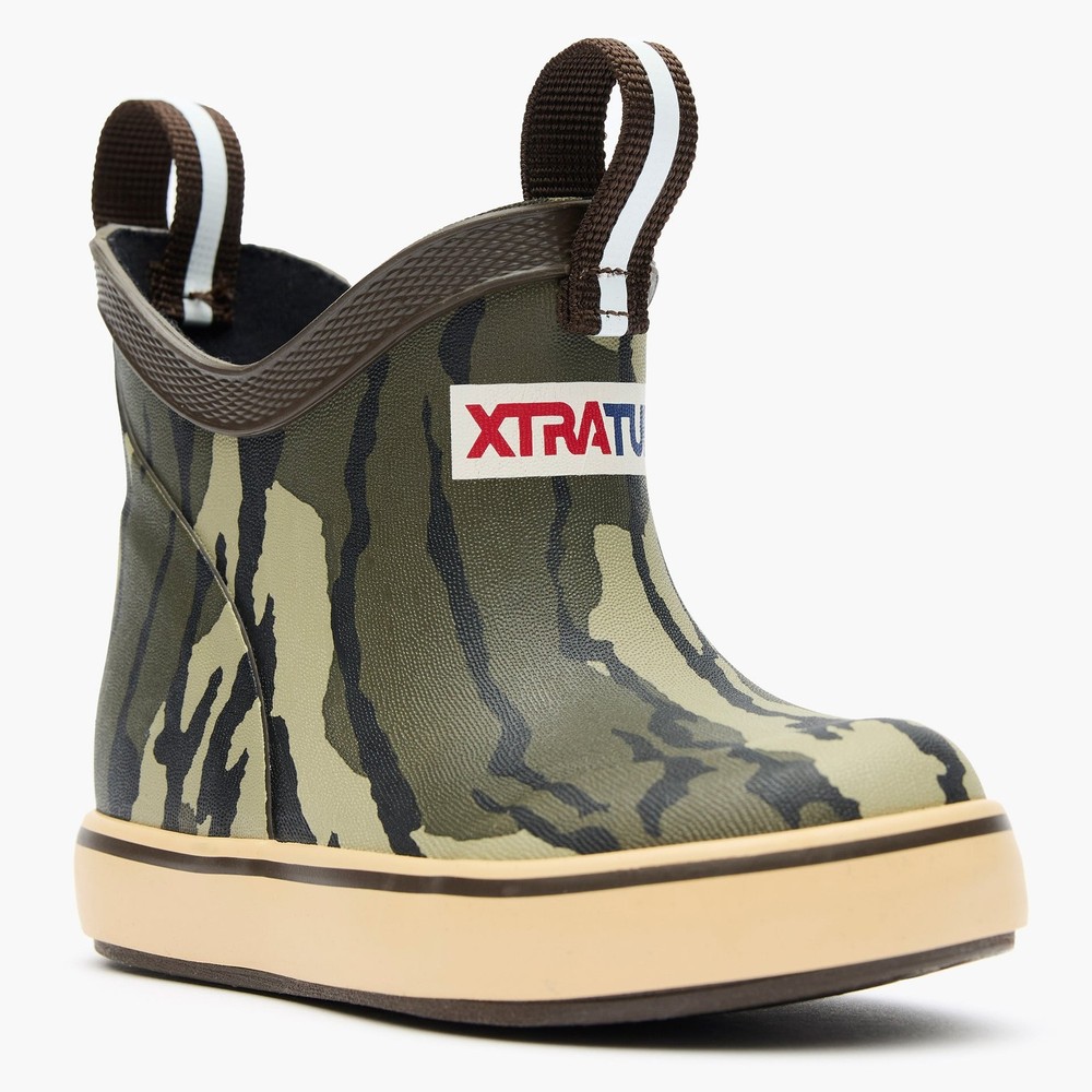 Xtratuf Kid’s Ankle Deck Boot – Mossy Oak Bottomlands XKABMOB