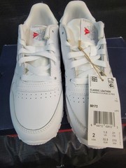 New Reebok Youth Kids Classic Leather Casual White Sneakers Size 2