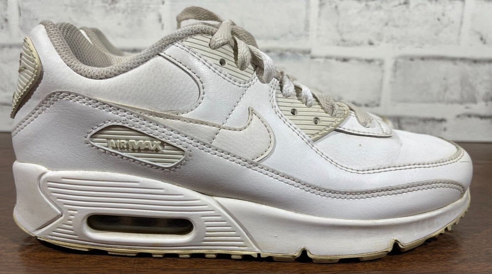 Nike Air Max 90 White Athletic Sneaker Shoes – CD6864-100 Kid’s US Size 6.5Y