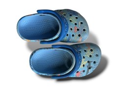 Crocs Classic Pool Party Clogs Kids Size C6 Blue Sea Creature Pattern
