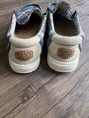 Hey Dude Wally Bundle – Beige & Navy – Youth 6 / Women’s 7