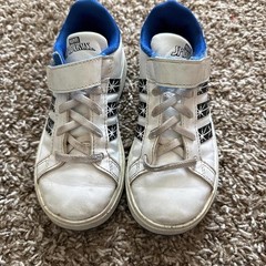 Marvel Kid’s White and Silver Trainer