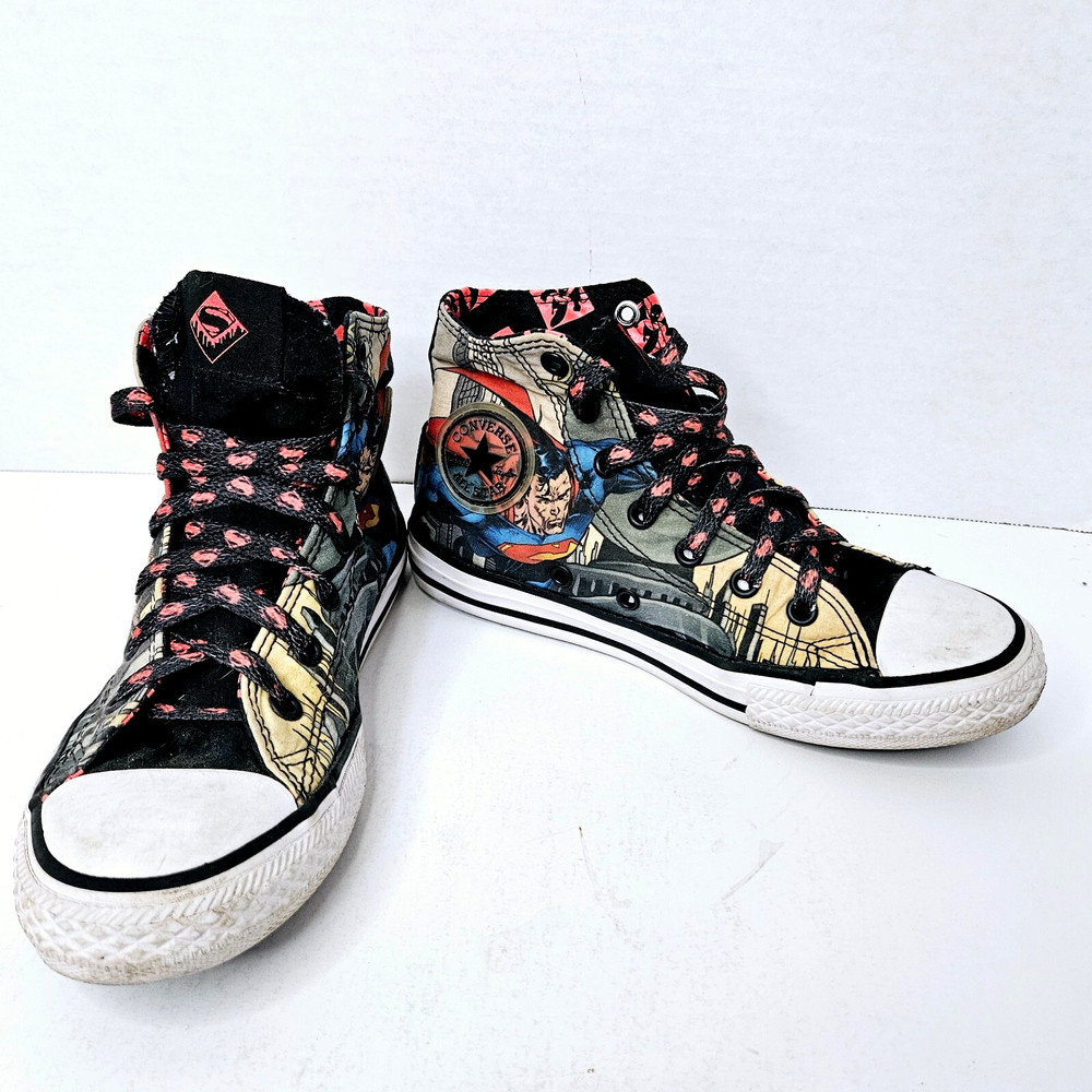 Superman Flying Converse All Star Chuck Taylor Youth Unisex Size 2 All Over Prin