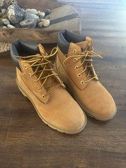 Timberland 6” Classic Size 4 Waterproof Boot 10960 Wheat Near Mint Boys Girls