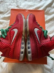 Nike LeBron 9 Christmas Size 4y GS 2011