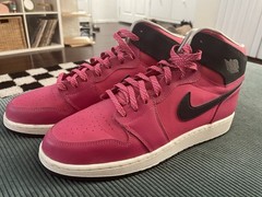 Size 9.5y – 2015 Jordan 1 Retro High Vivid Pink (332148-609)
