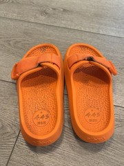Allbirds Sugar Slider Slide Sandals Orange Eco Friendly Kids Size 3 Summer Swim