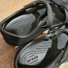 Crocs Swiftwater Expedition Kids Junior 2 Black Open Toe Strap Sporty Sandals