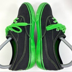 MARVEL AVENGERS ASSEMBLE HULK LACE UP GREEN BLACK WALKING SNEAKERS YOUTHS SIZE 5