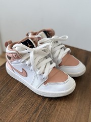 NIKE AIR JORDAN 1 MID (GS) WHITE-ROSE GOLD KIDS SZ 11C Streetwear Hipster Iconic