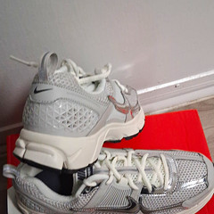 Nike Vomero 5 (GS) Unisex Kids 7Y Silver/White Low Top Lace-Up IM9467-001